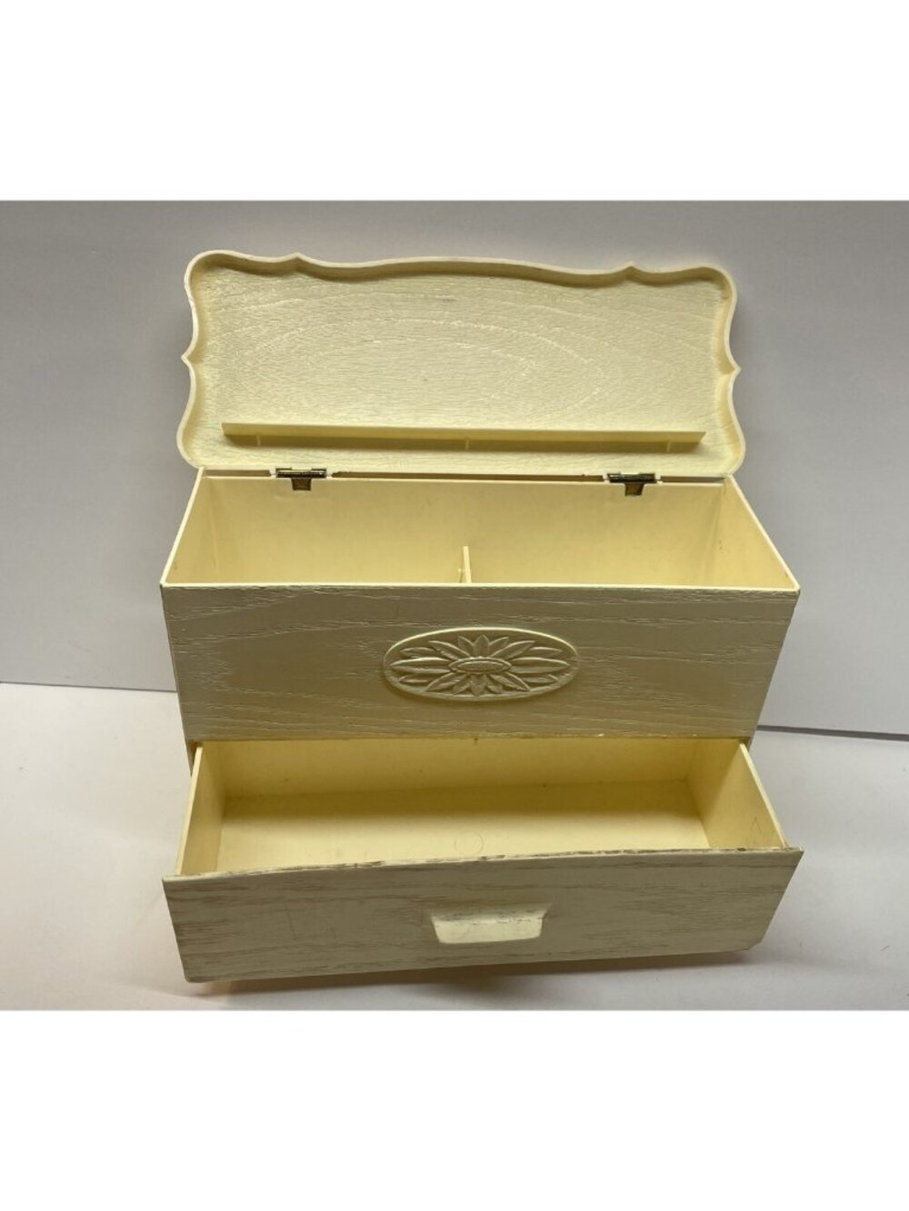 Vintage Bakelite / Plastic Lerner Recipe/Jewelry Box Faux Wood Off White Color